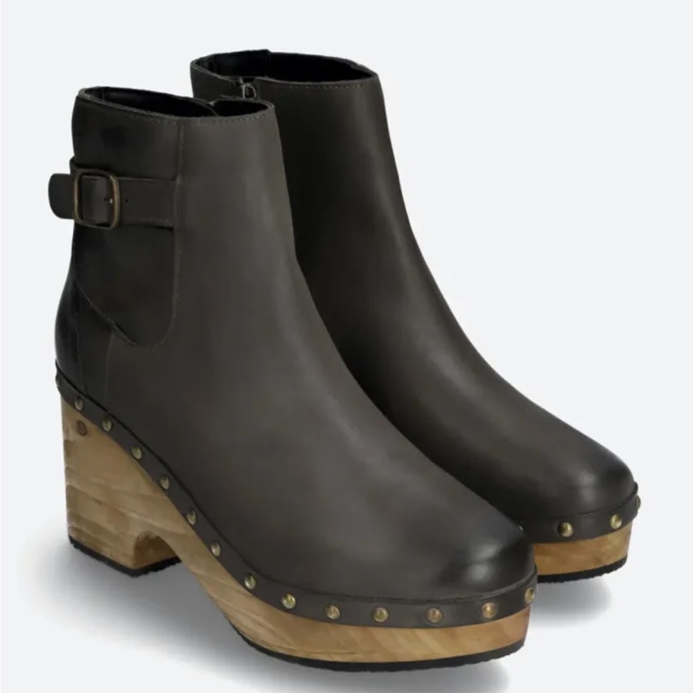 Free people “Crosby” clog boots size 39